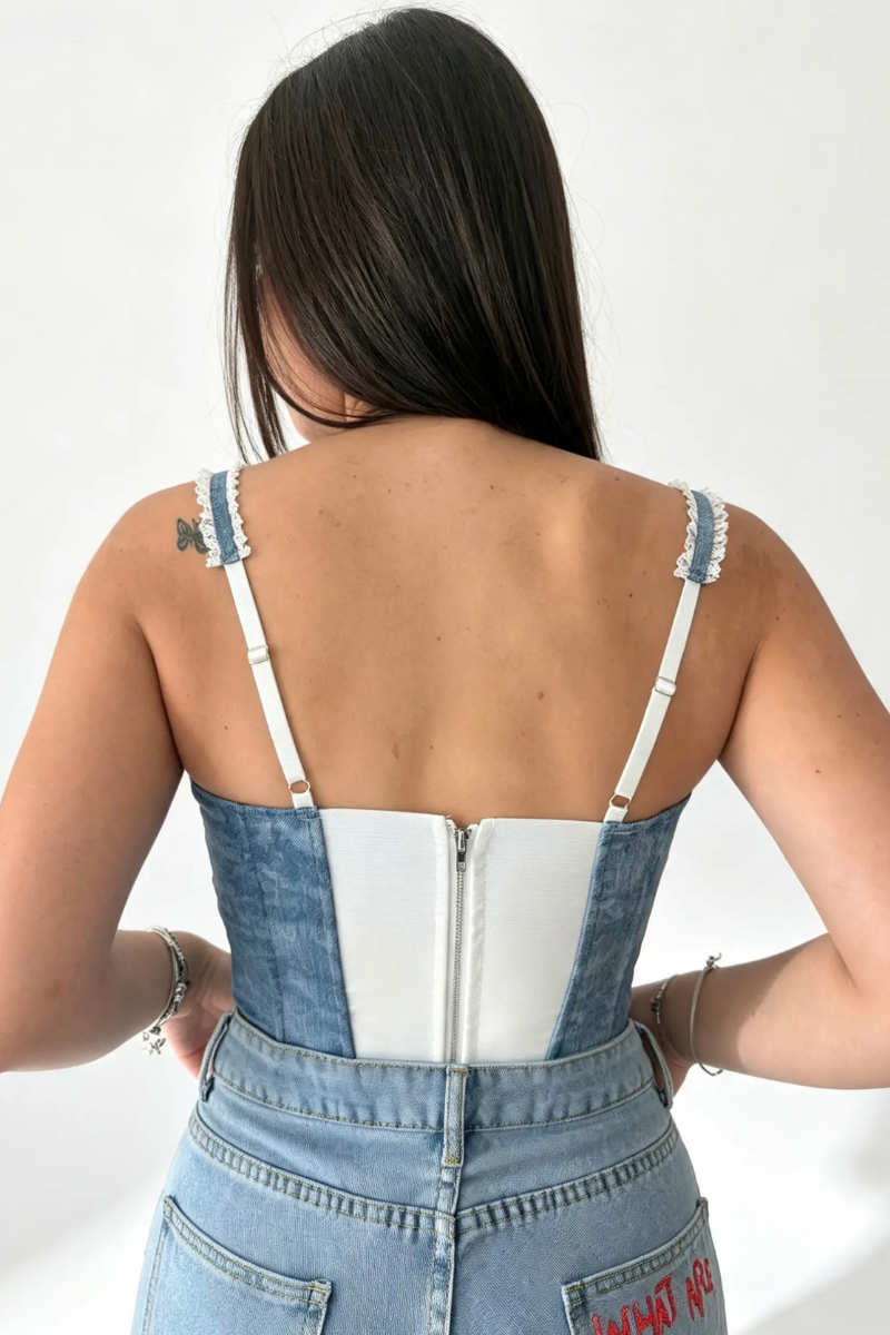 Corpetto jeans e chiave
